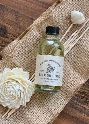 Reed Diffuser with Rattan Reeds and Sola Flowers