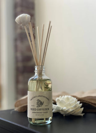 Reed Diffuser with Rattan Reeds and Sola Flowers