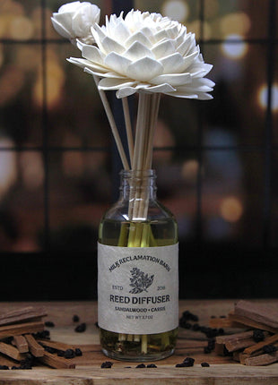 Reed Diffuser with Rattan Reeds and Sola Flowers