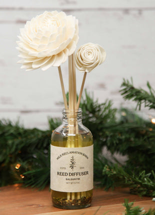 Reed Diffuser with Rattan Reeds and Sola Flowers